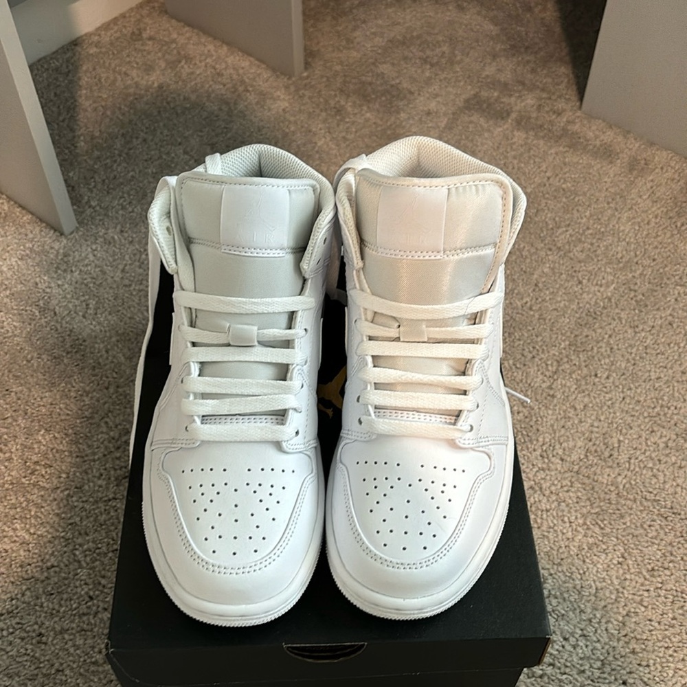 Air Jordan 1 Mid